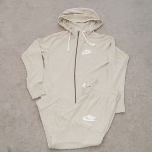 Nike Cropped Jogger and zip up hoodie set